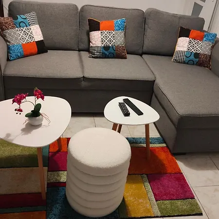 Charmante De Plain Pied Dans Quartier Calme *